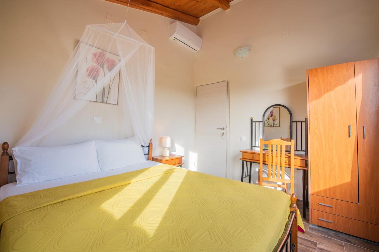 Stelios Stone House Sinarades Villa Kuramádesz Kültér fotó